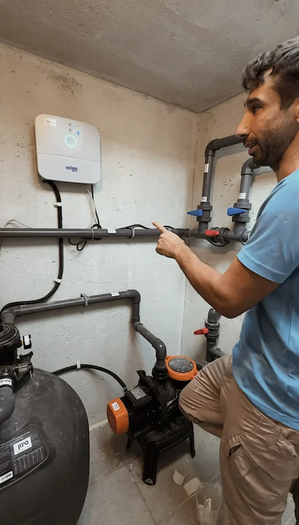 מערכת מלח רזיליאנס של חברת מגן מותקנת בחדר מכונות על ידי חברת אברפול רמת השרון